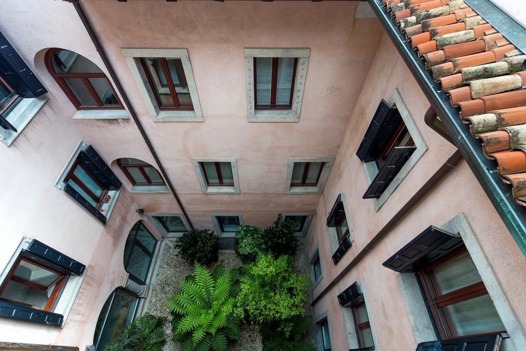 Mercatovecchio Luxury Suites Udine Buitenkant foto